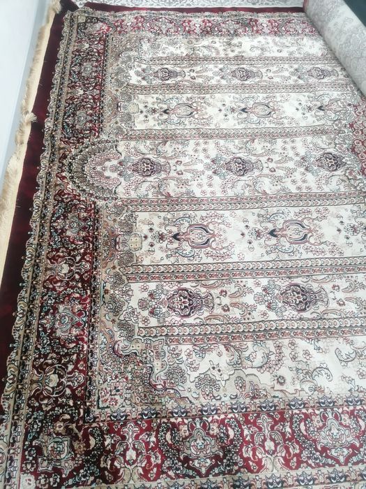 Продам ковер в отл. состоянии 3х5