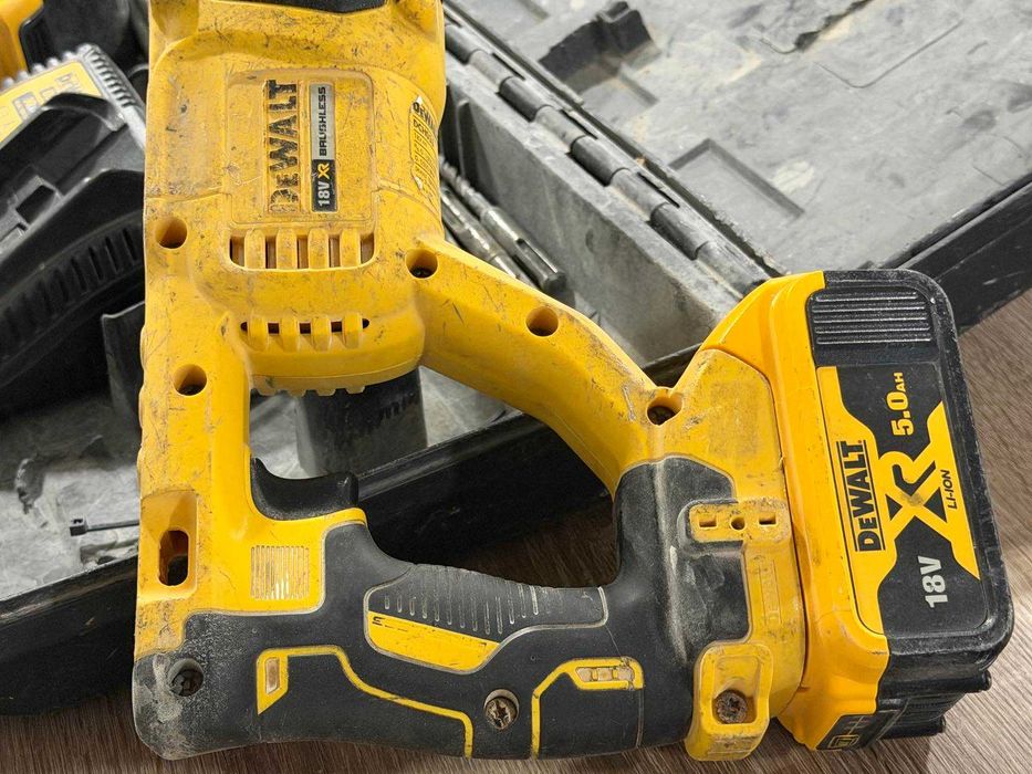 DeWALT DCH033N  Перфоратор