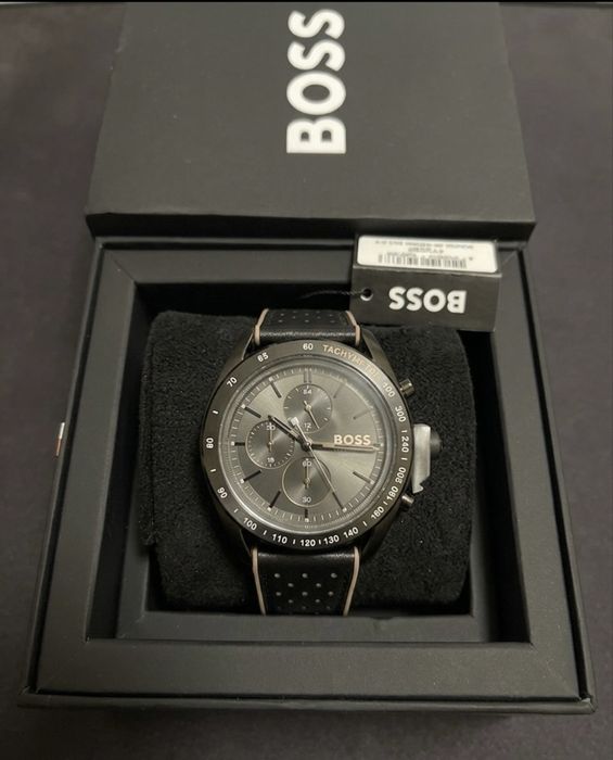 HUGO BOSS Часовник