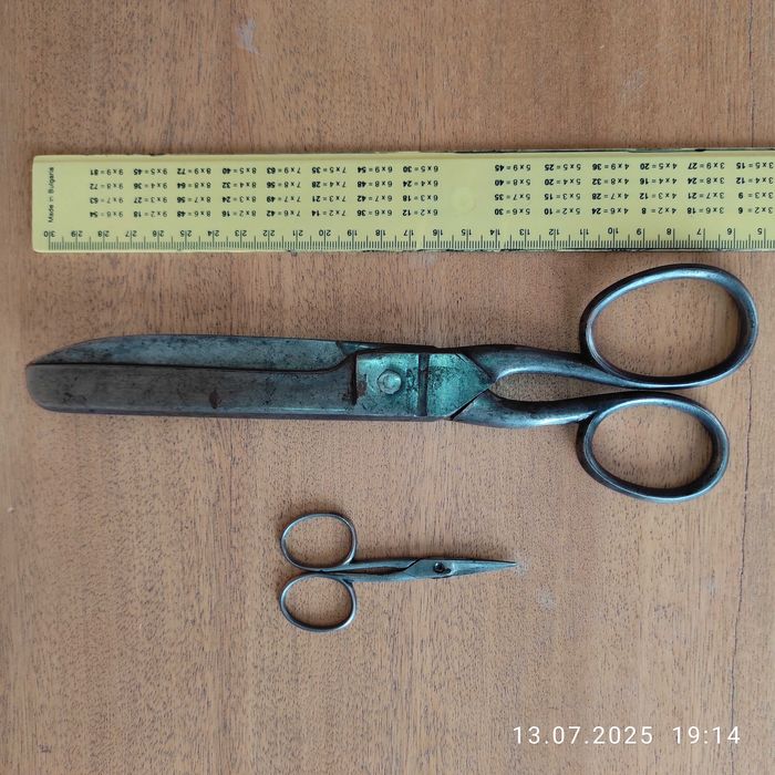 Антикварна ножица ръчно кована+подарък СОЛИНГЕН ножичка