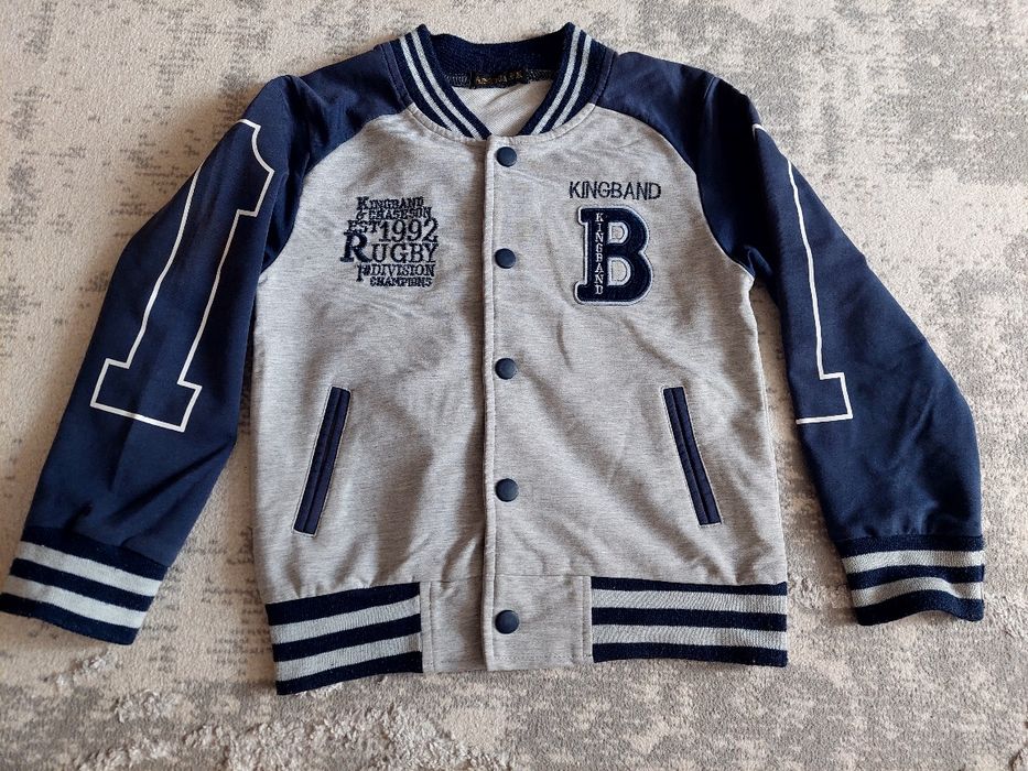 Продам школьную кофту  от 6-10лет