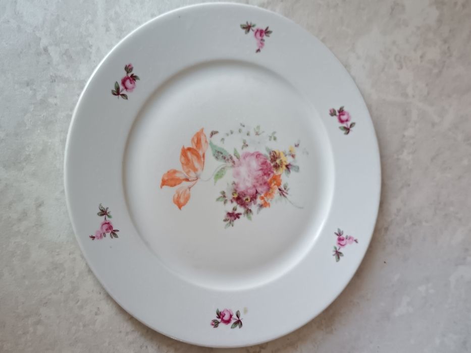 Тарелки чешские советских времён