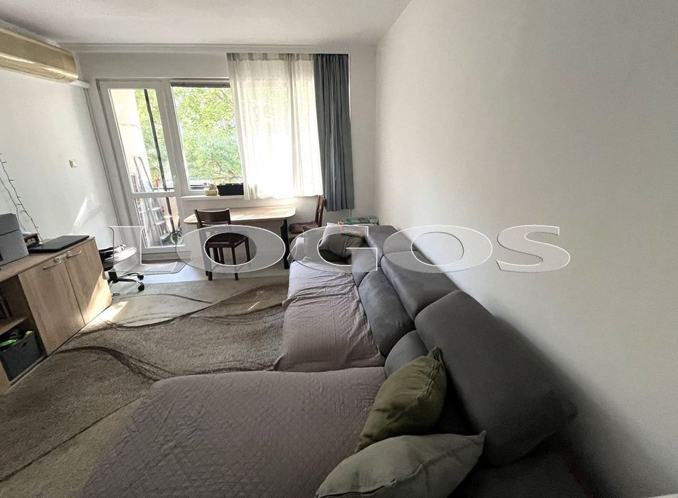 Продава се Тристаен апартамент в Варна, Лятно кино Тракия - 77 кв.м за 3052 €/кв.м - Снимка #1