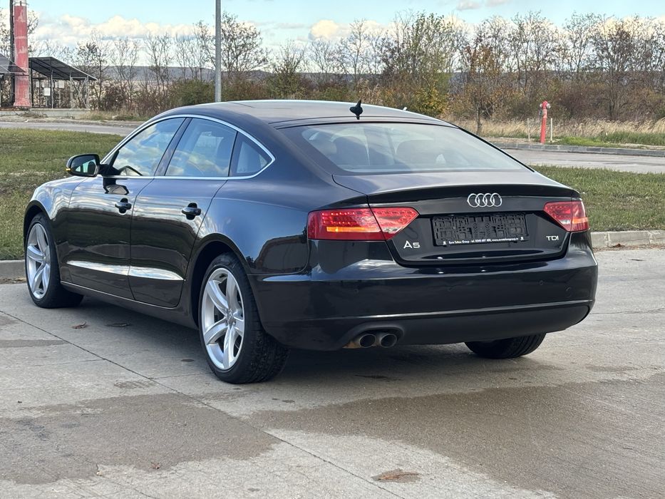 Anunt Audi A5 / 2.0 /143 cp / 2011  / Xenon / interior piele / import