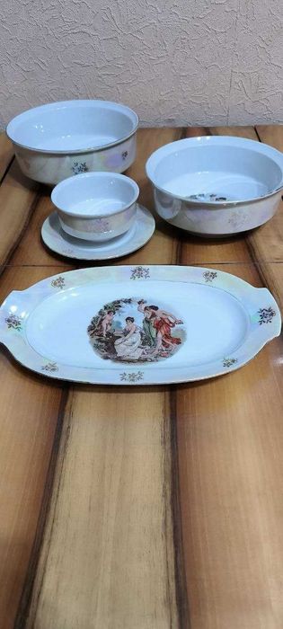 От сервиза Мадонна.