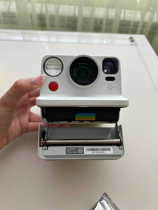 Polaroid NOW фотоапарат за инстантни снимки