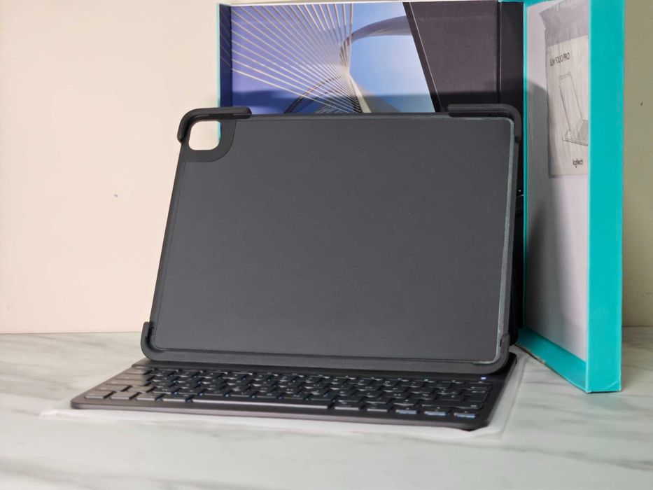 Logitech Slim Folio Pro за iPad Pro 12.9 – клавиатура, кейс, поставка