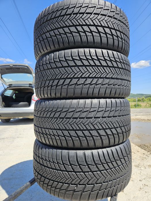 Vând 4 anvelope iarna 245/40/18 245/40r18 BRIDGESTONE