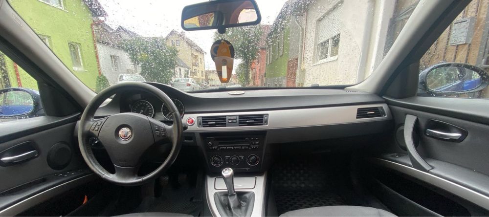 BMW 318i Touring E91