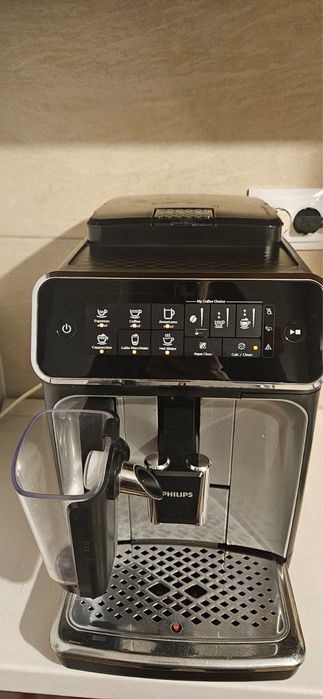 Vând expresor automat Philips EP3246