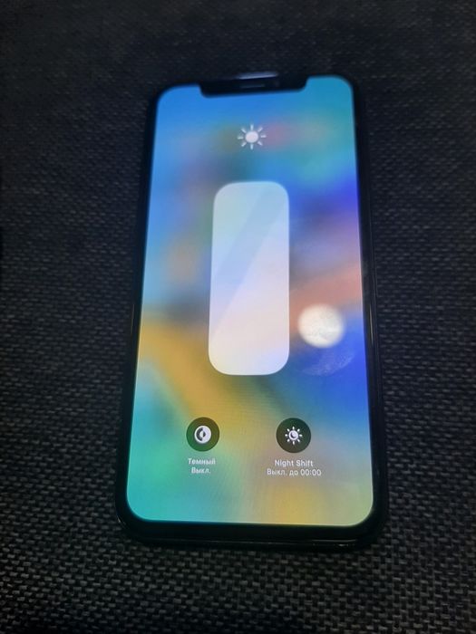 Продам iPhone X..