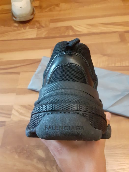 Balenciaga triple s black