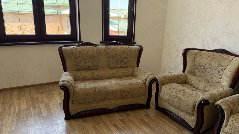 Мягкая мебель из 4 предмета