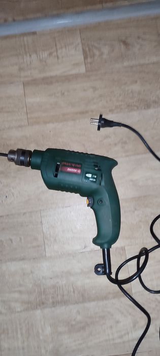 Продается дрель шуруповерт.