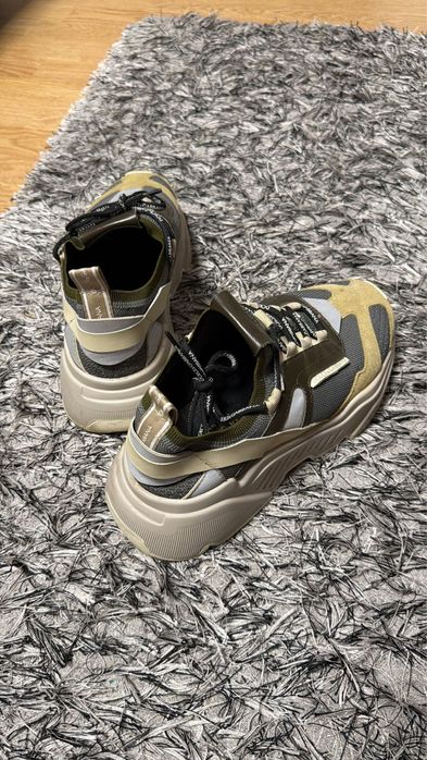 Vand adidasi dolce gabbana marimea 41