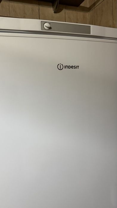 Холодильник INDESIT