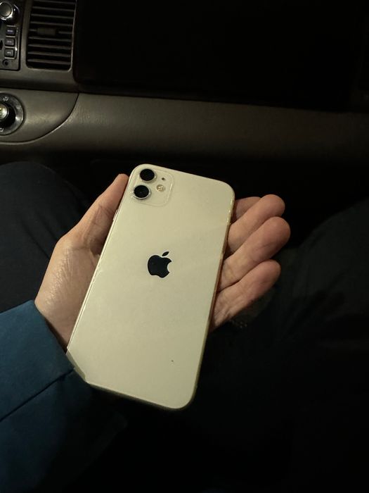 Продам iPhone 11 128 Gb айфон 11