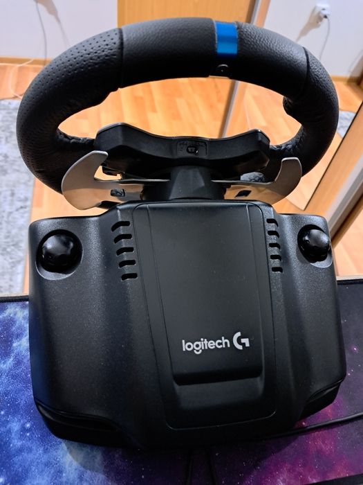 Vând volan Logitech G29