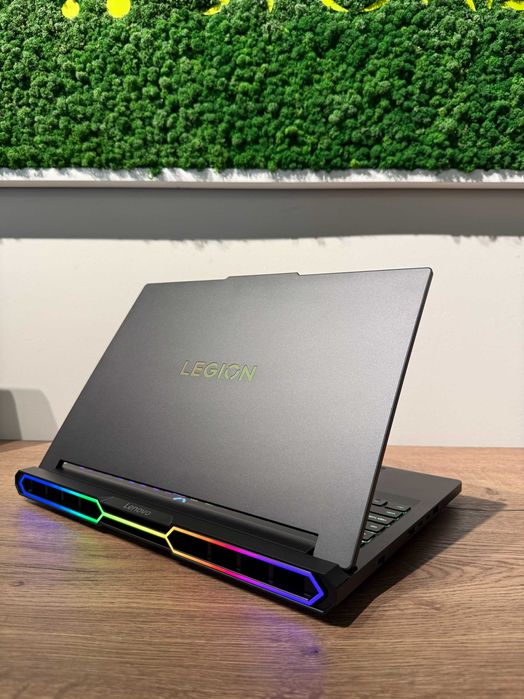 Laptop Gaming Lenovo Legion Pro 7 16" Ultra 9 275HX 32GB RTX 5080 2TB