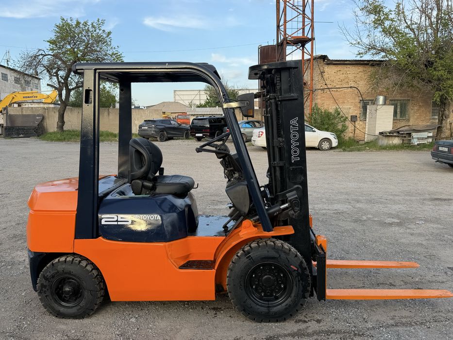 Вилочный погрузчик кара автокара