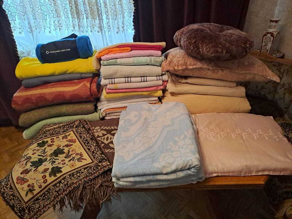 Покрывало-одеяло с наволочками производства Испании
