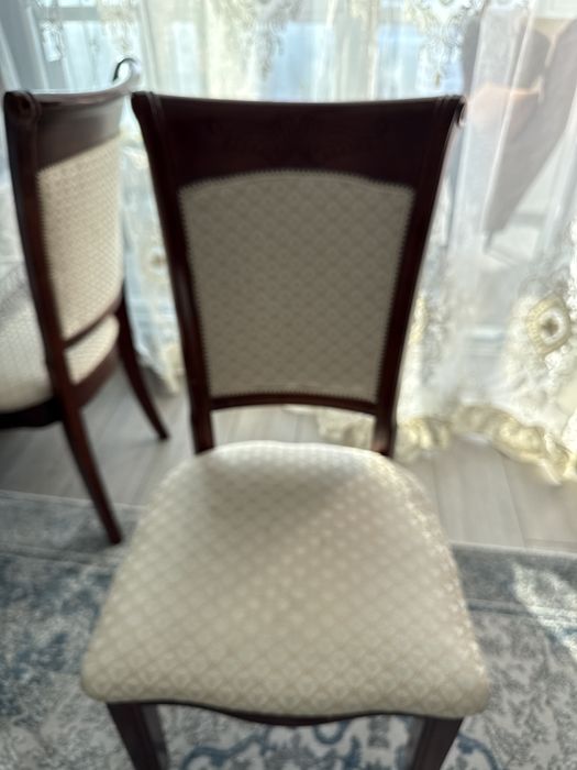 Продам стуля 12 шт отличном состаянее