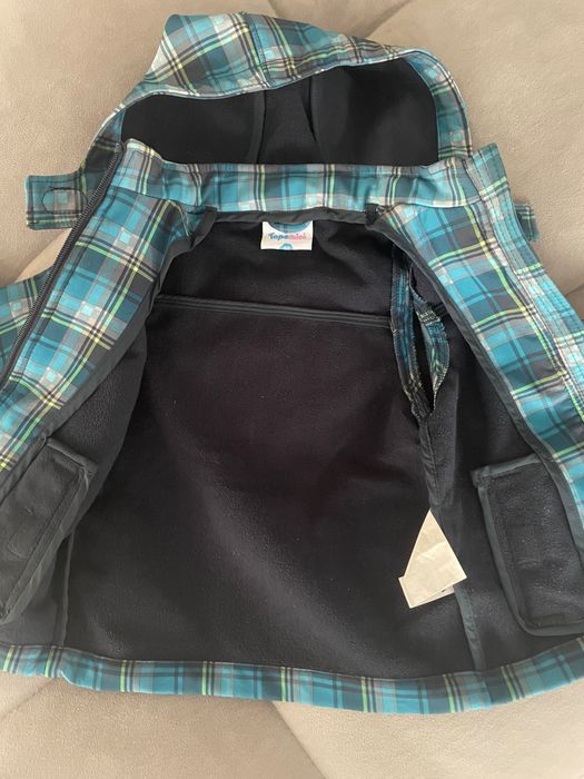 Продам детскую ветровку