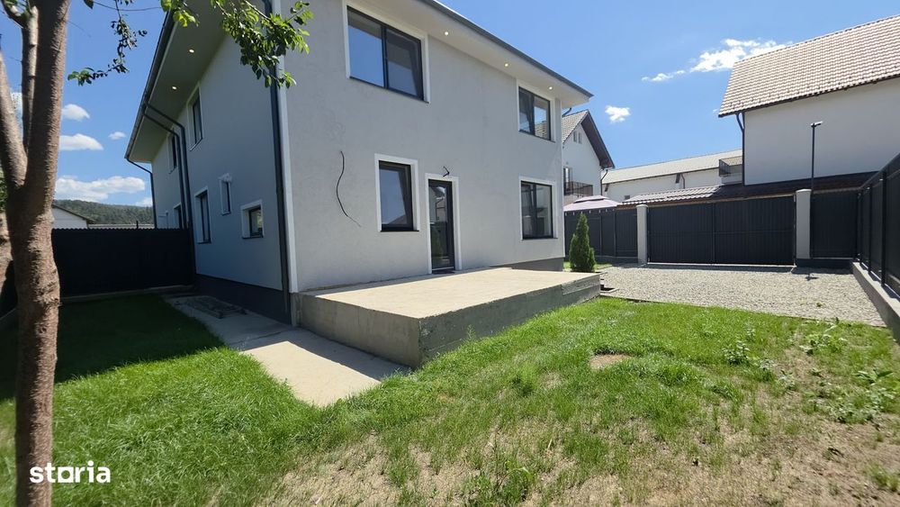 Casa tip duplex cu 4 camere, teren 250mp, Rasnov