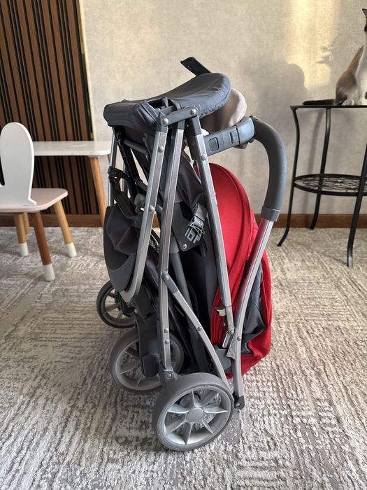 Продаю коляску прогулочную Babyton Active