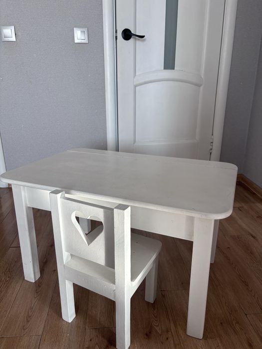 Детский стол и стульчик