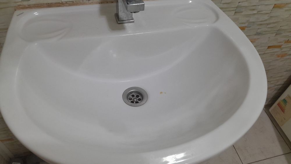 Продам раковину с педьесталом