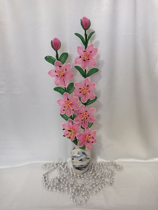 Цветы и деревья из бисера.