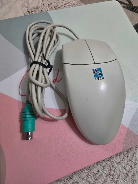 Mouse A4 Tech, cu bila, mufa PS2, stare ca nou.