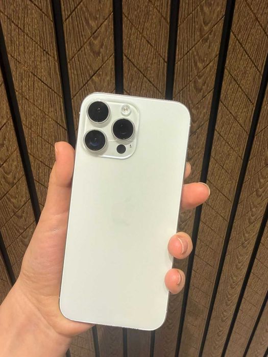 Продам IPhone 16 Pro Max 256GB, цвет white titanium