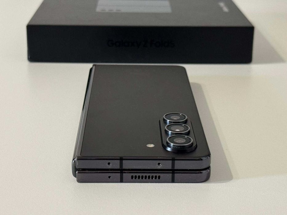 Бартер! Samsung Galaxy Z Fold 5 512/12GB Phantom Black (Черен)