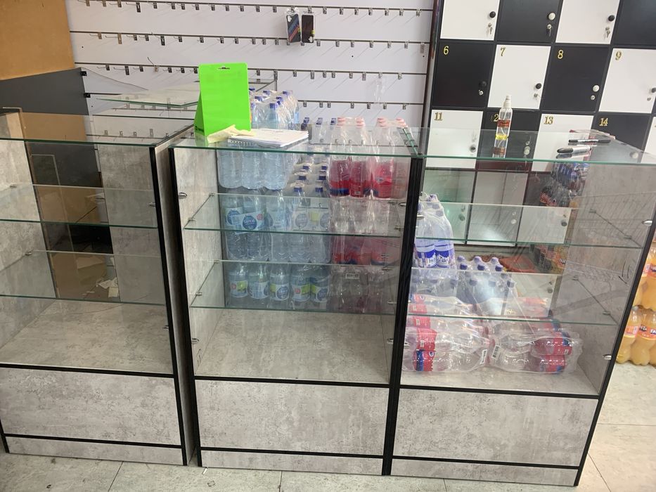 Doʻkon uchun stilyaj mebeli