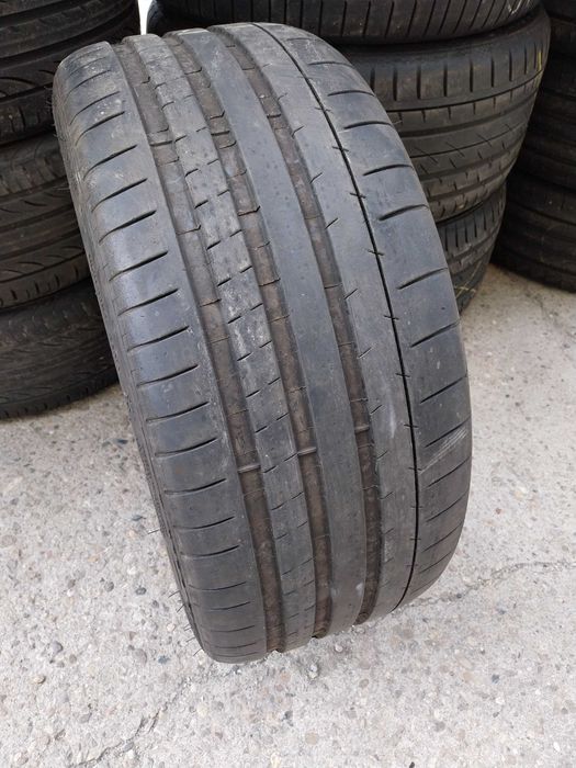 1xAnvelopa second vară 245 35 R21 Michelin