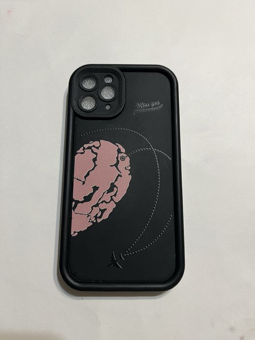 Чехлы на 11 pro некоторые новые