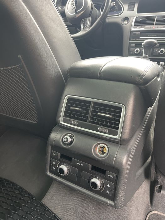 На части Ауди Q7 4L фейса 3.0TFSI 333кс shadow line 7 места