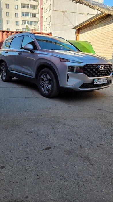 Автомобиль Санта Фе.