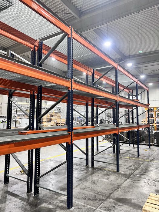 rafturi metalice pentru depozitare
