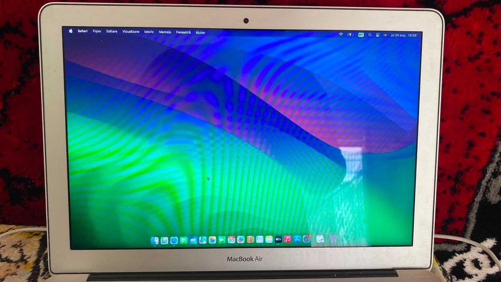 Macbook Air 2015 128 GB , 4GB RAM