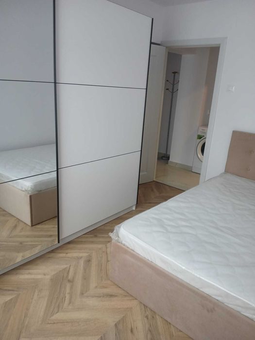 Apartament 3 camere-de inchiriat- zona CEC- Bd. Unirii
