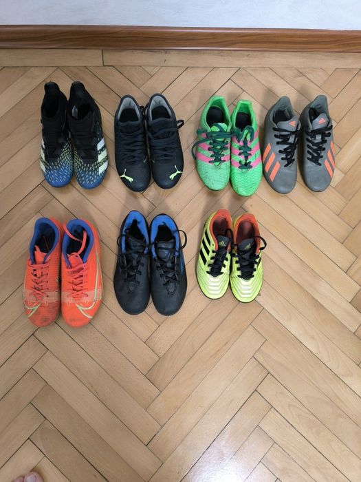 De vanzare adidasi de fotbal sintetic