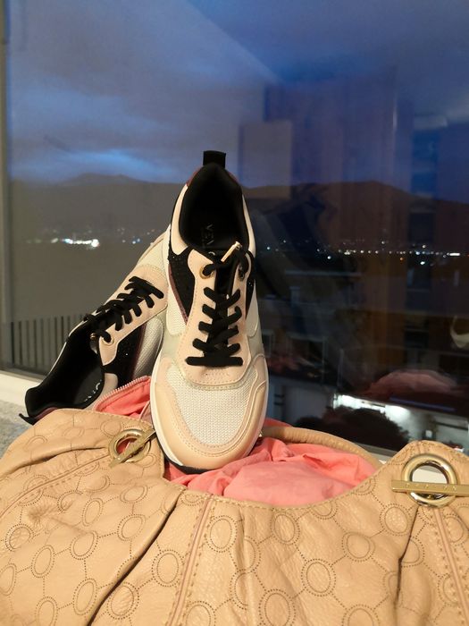 Дамски маратонки с блестящи  камъчета