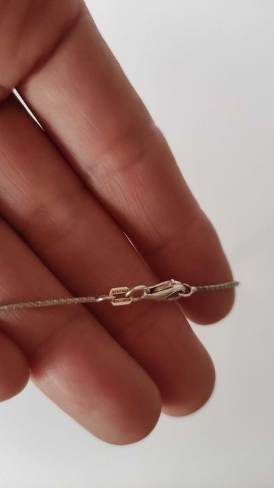 Сребърно колие с голям овален камък