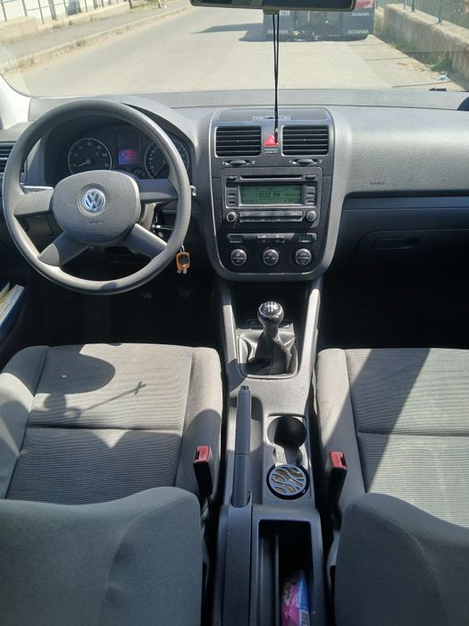 VW Golf 5  1,4 MPI benzina Climatronic .