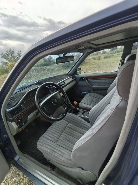 Мерседес  W124 Е260