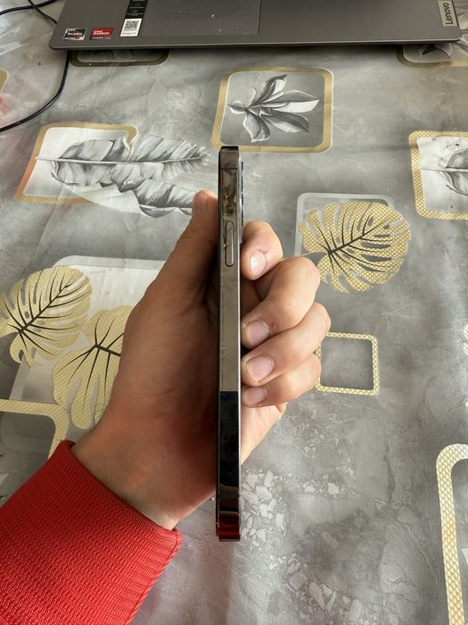 Продается айфон 12 про