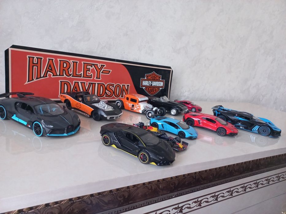 Продам коллекцию игрушечных  машин